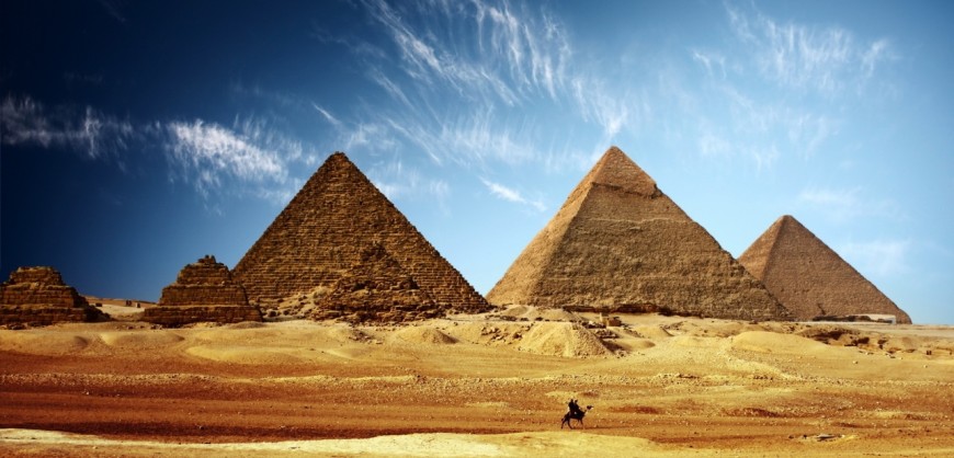 пирамидите в гиза